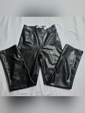 Abercrombie 90s Straight Ultra High Rise Vegan Leather Pants NWT Size 6